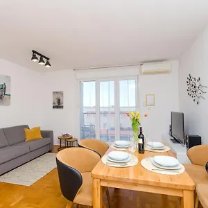 Apartman Spacious Smile With Terrace And Secure Garage, Split