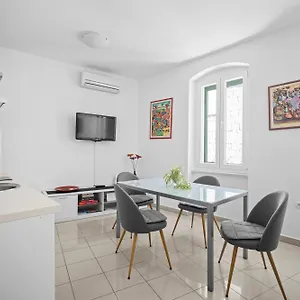 Apartamento Bose, Split