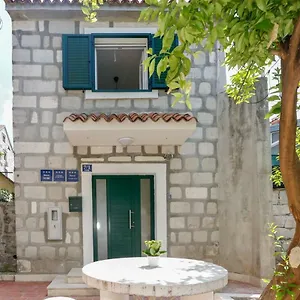 Lejlighed And Stone House, Split